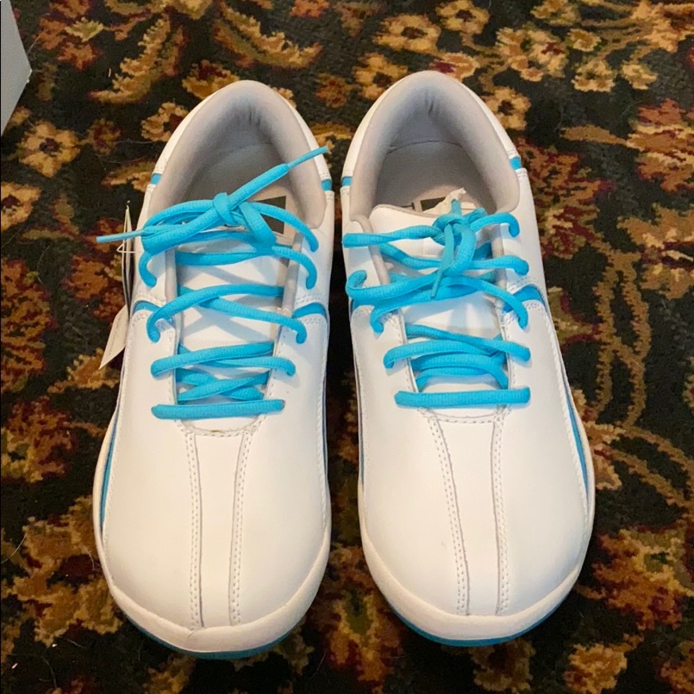 Golf shoes brand new in box